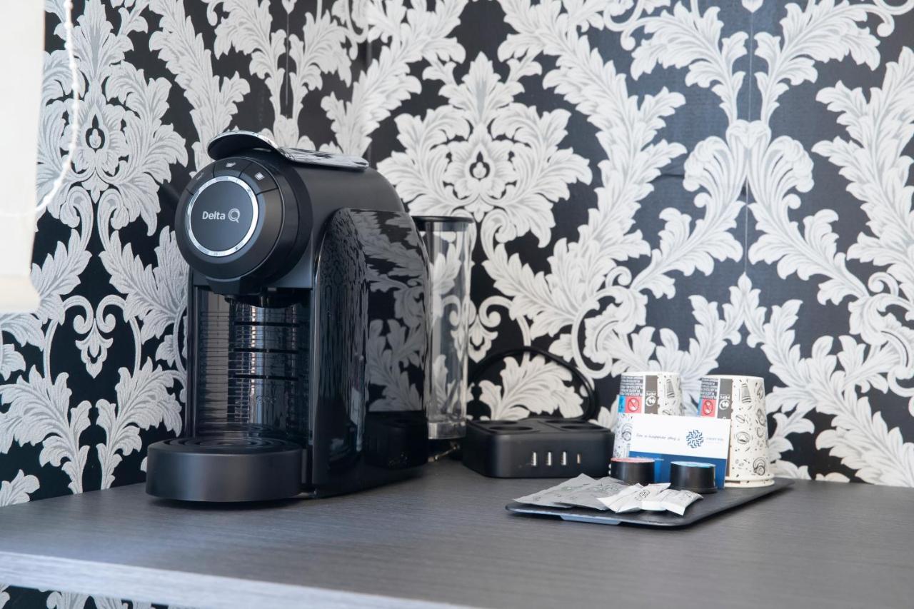 Hostal Boutique I Host You Мадрид Екстериор снимка